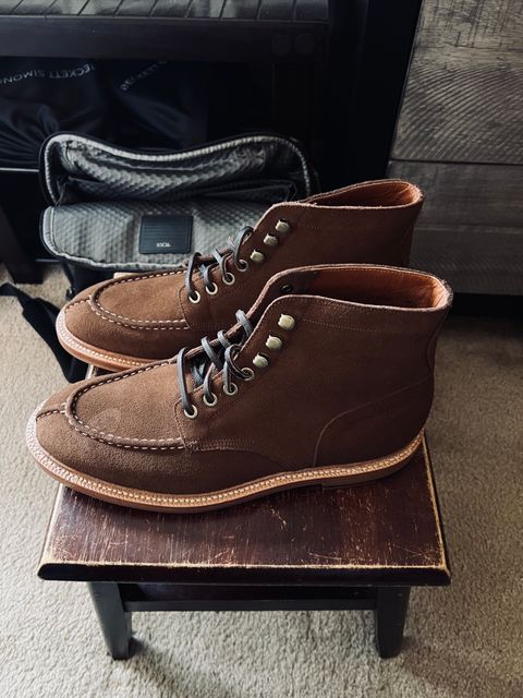 Photo by HeritageWearingPatriot on February 7, 2024 of the Grant Stone Ottawa Boot in C.F. Stead Bourbon Repello Calf Suede.