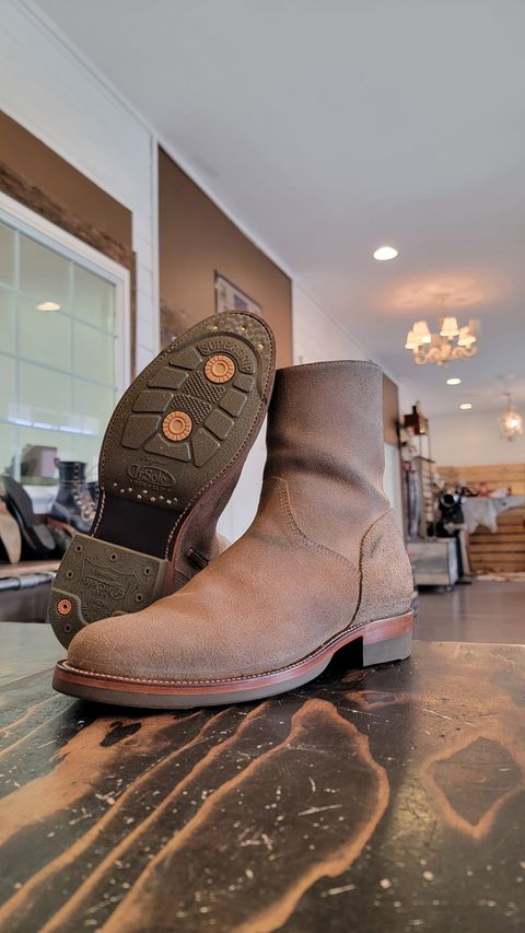 Photo by HeritageWearingPatriot on July 13, 2026 of the Grant Stone Elias in Horween Natural Chromexcel Roughout.