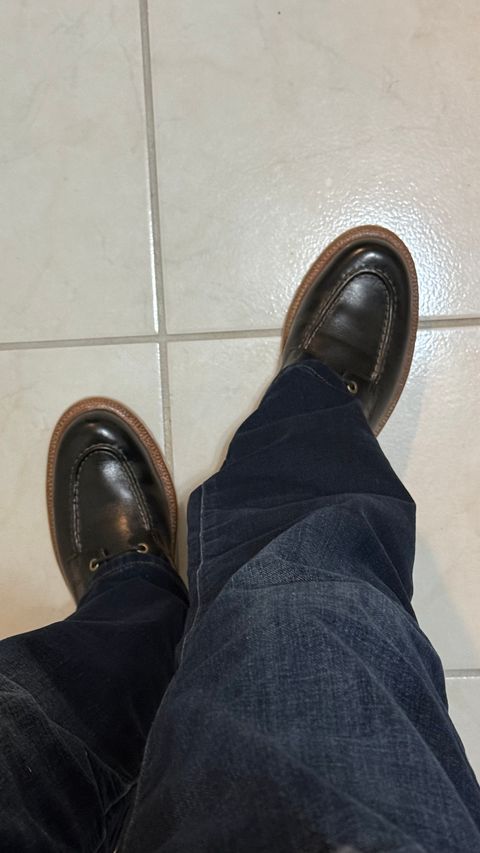 Photo by HeritageWearingPatriot on December 7, 2024 of the Grant Stone Brass Boot in Horween Black Chromexcel.