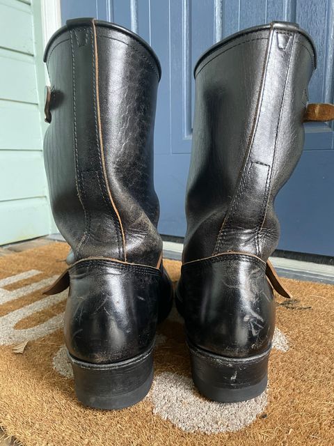 Photo by rickdawg on December 5, 2022 of the John Lofgren Wabash Engineer Boots in Shinki Black Oiled Horsebutt.
