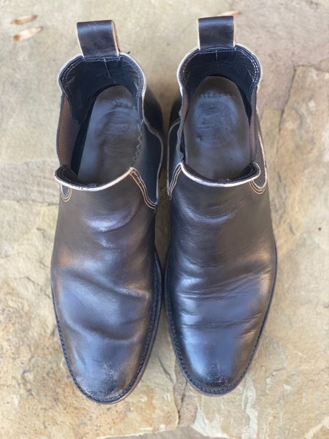 Photo by nathanjcreel on February 4, 2025 of the Fortis Boots Wholecut Chelsea in Maryam Horsebutt Grigio Light Natural Overdyed Black.