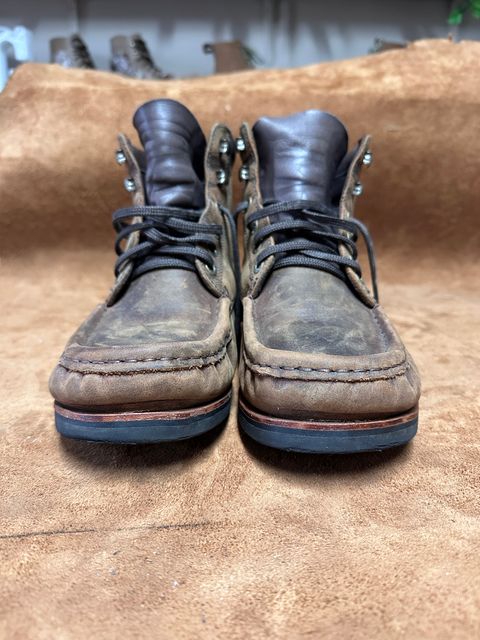Photo by garethcrouch on February 4, 2025 of the Jim Green Meander Moc Toe in Bronco Brown.
