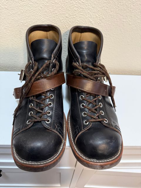 Photo by neocynn on January 3, 2026 of the Dr. Sole Ski Boot in Horween Black Chromexcel.