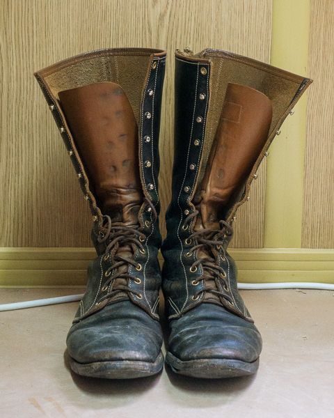 Photo by amvoith on October 5, 2025 of the Clinch Hi-Liner in Wickett & Craig Black-Overdyed Latigo.