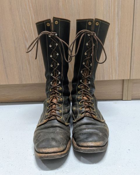 Photo by amvoith on November 1, 2025 of the Clinch Hi-Liner in Wickett & Craig Black-Overdyed Latigo.