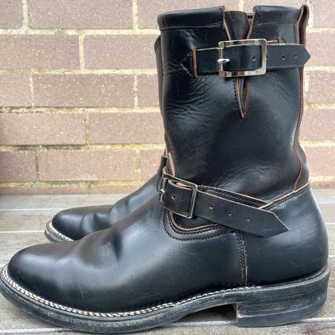 View photo of Viberg Engineer in Maryam Black Teacore Horsebutt