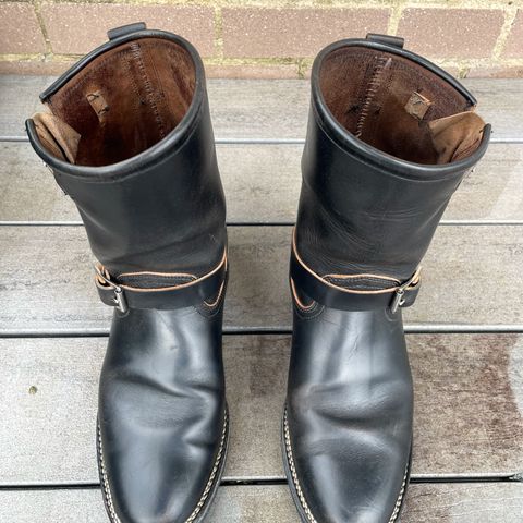 View photo of Viberg Engineer in Maryam Black Teacore Horsebutt