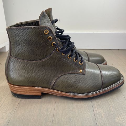 View photo of Iron Boots x Østmo Type 1 in Green Painted Pioneer Hatch Grain