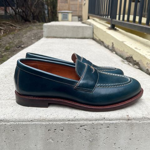 View photo of Grant Stone Traveler Penny in Horween Navy Chromexcel