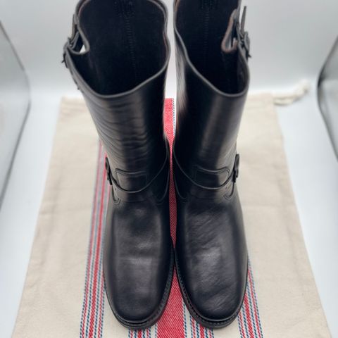 View photo of Attractions BILTBUCK Pioneer in Shinki Black Latigo Horsehide