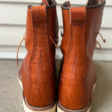 Red Wing 8-Inch Classic Moc in S.B. Foot Oro Legacy