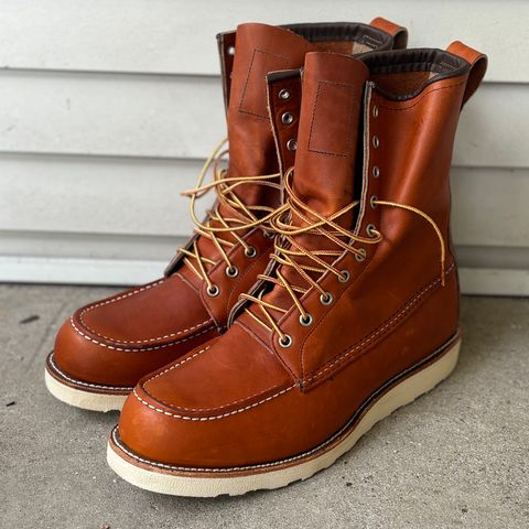 Red Wing 8-Inch Classic Moc in S.B. Foot Oro Legacy