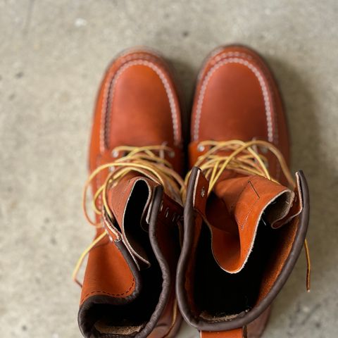 Red Wing 8-Inch Classic Moc in S.B. Foot Oro Legacy
