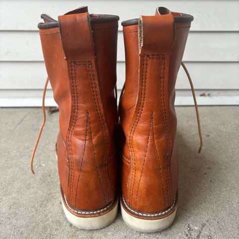 Red Wing 8-Inch Classic Moc in S.B. Foot Oro Legacy