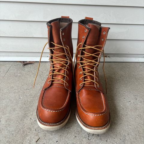 Red Wing 8-Inch Classic Moc in S.B. Foot Oro Legacy