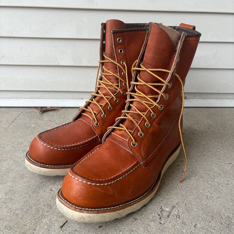 Red Wing 8-Inch Classic Moc in S.B. Foot Oro Legacy