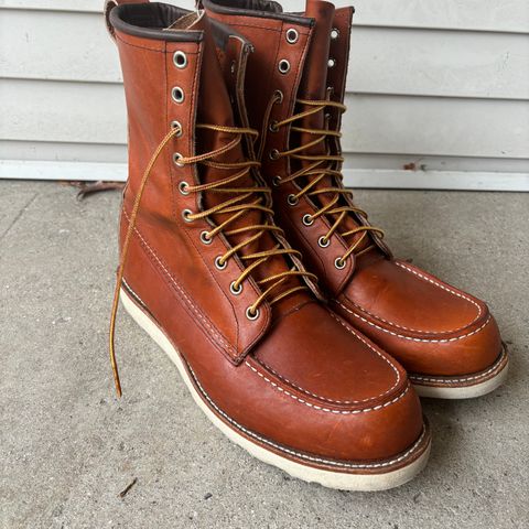 Red Wing 8-Inch Classic Moc in S.B. Foot Oro Legacy