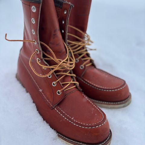 Red Wing 8-Inch Classic Moc in S.B. Foot Oro Legacy
