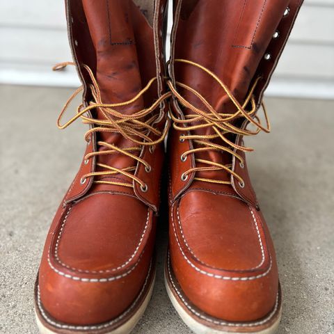 Red Wing 8-Inch Classic Moc in S.B. Foot Oro Legacy