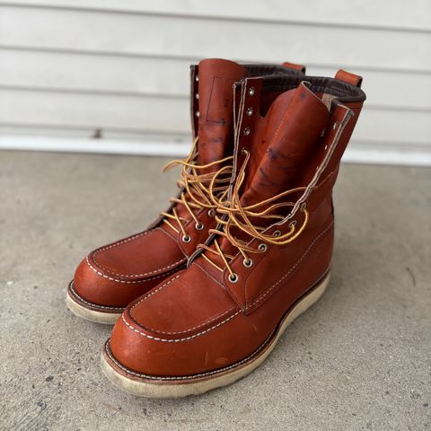 Red Wing 8-Inch Classic Moc in S.B. Foot Oro Legacy
