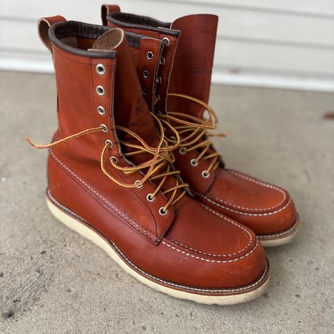 Red Wing 8-Inch Classic Moc in S.B. Foot Oro Legacy