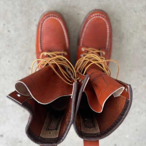 Red Wing 8-Inch Classic Moc in S.B. Foot Oro Legacy