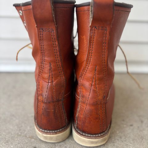 Red Wing 8-Inch Classic Moc in S.B. Foot Oro Legacy