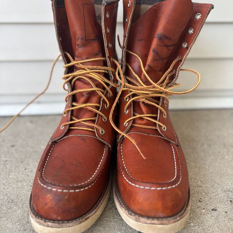 Red Wing 8-Inch Classic Moc in S.B. Foot Oro Legacy