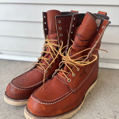 Red Wing 8-Inch Classic Moc in S.B. Foot Oro Legacy