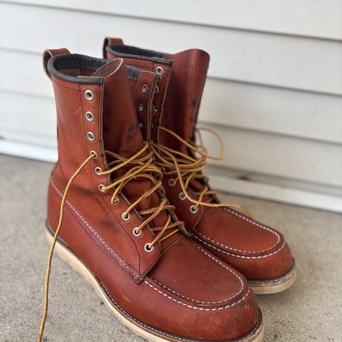 Red Wing 8-Inch Classic Moc in S.B. Foot Oro Legacy
