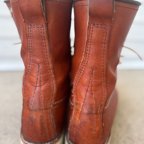 Red Wing 8-Inch Classic Moc in S.B. Foot Oro Legacy