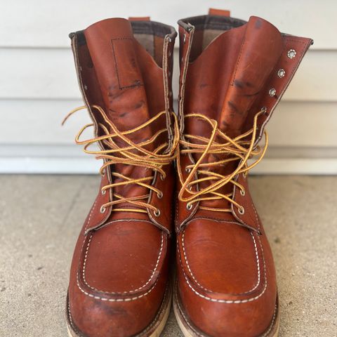 Red Wing 8-Inch Classic Moc in S.B. Foot Oro Legacy