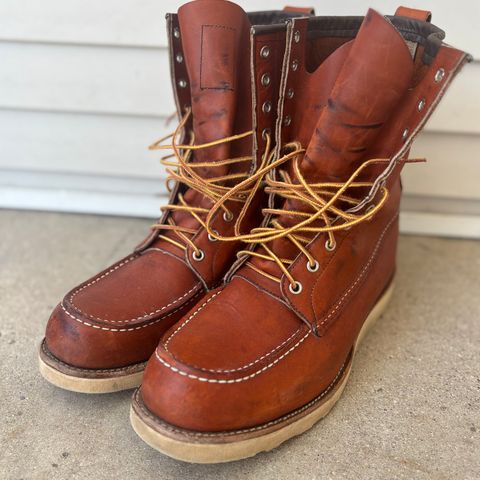 Red Wing 8-Inch Classic Moc in S.B. Foot Oro Legacy