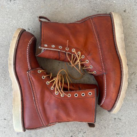 Red Wing 8-Inch Classic Moc in S.B. Foot Oro Legacy