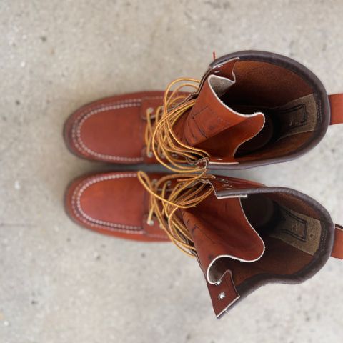 Red Wing 8-Inch Classic Moc in S.B. Foot Oro Legacy