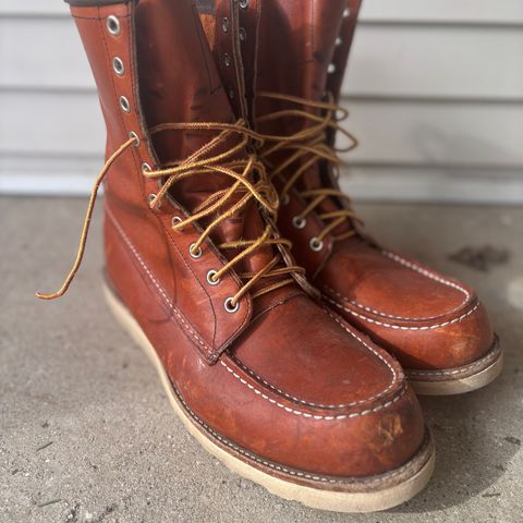 Red Wing 8-Inch Classic Moc in S.B. Foot Oro Legacy