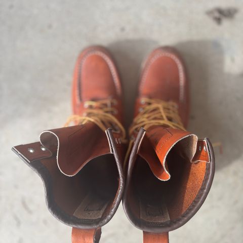 Red Wing 8-Inch Classic Moc in S.B. Foot Oro Legacy