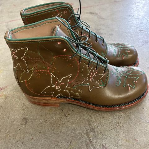 Gitty Duncan 002 in Wickett & Craig Olive English Bridle