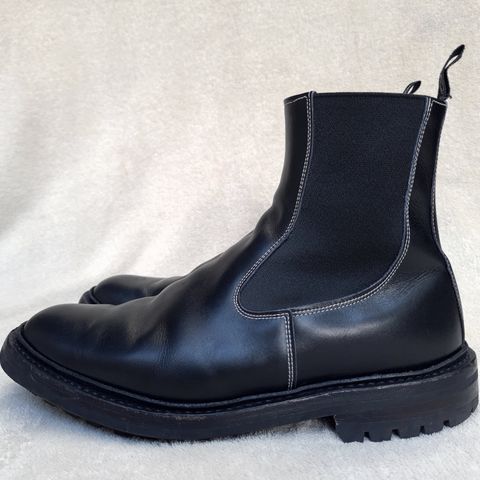 Tricker's Stephen Chelsea Boot in Black Calf