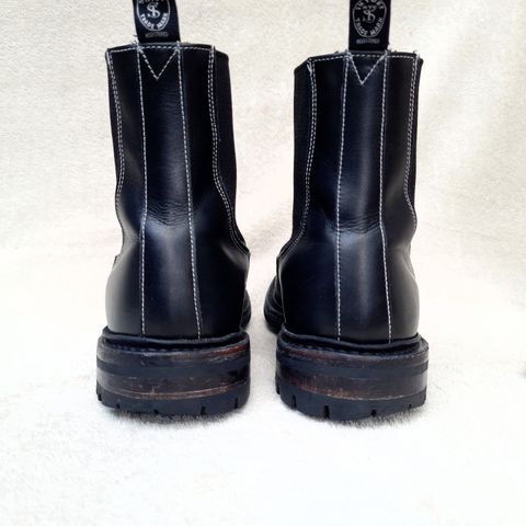 Tricker's Stephen Chelsea Boot in Black Calf