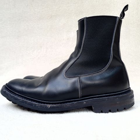 Tricker's Stephen Chelsea Boot in Black Calf