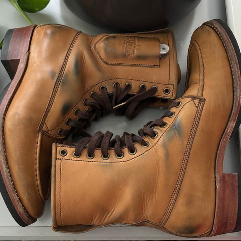 Willie's Handmade Boots Hunting Boot in Horween Natural Latigo