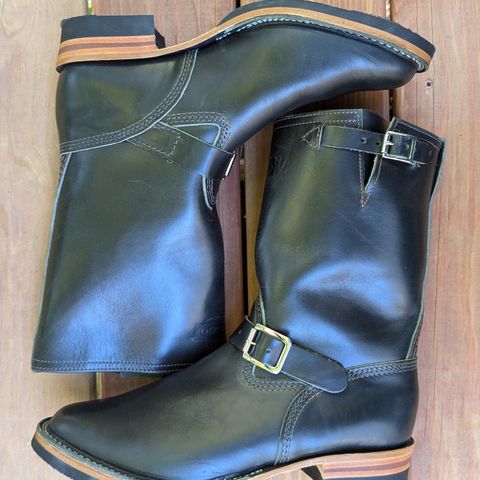 Wesco Mister Lou in Maryam Petrolio Waxed Black Horsehide