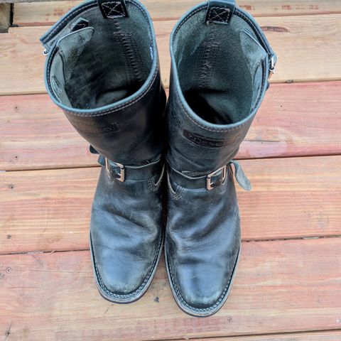 View photo of Wesco Mister Lou in Maryam Petrolio Waxed Black Horsehide