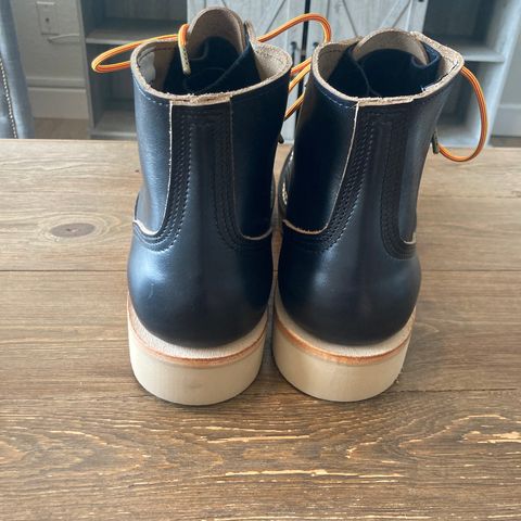 Nicks Free Range in Horween Black Chromexcel
