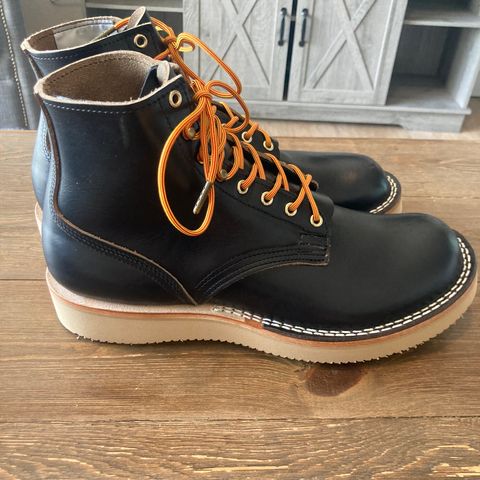 Nicks Free Range in Horween Black Chromexcel