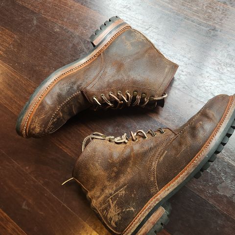 Parkhurst The Niagara in C.F. Stead Light Brown Waxy Commander Suede