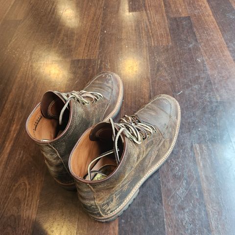 Parkhurst The Niagara in C.F. Stead Light Brown Waxy Commander Suede