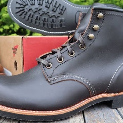 Red Wing Blacksmith in S.B. Foot Black Prairie