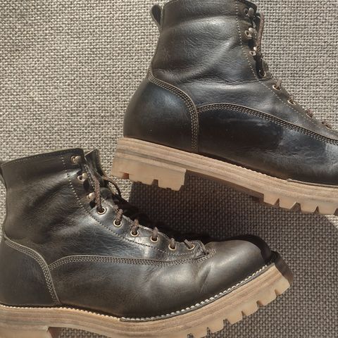 Caswell Carver in Gallun Olive Teton Stag